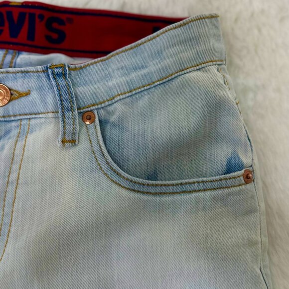 Levi’s Boys Light Wash Jeans - Picture 4 of 10